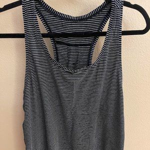 Lululemon Active Tank Top Women's Size Large - XL Black Striped Yoga Gym Jogging